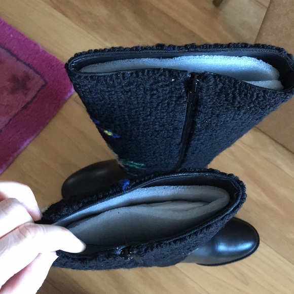 NWT Anthropologie Emily Isabella Black Leather Wool Flower Boots 8 - Picture 7 of 12